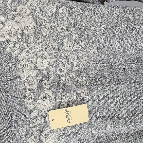 Aerie Women's Meduim Shirt.  New - Picture 2 of 5